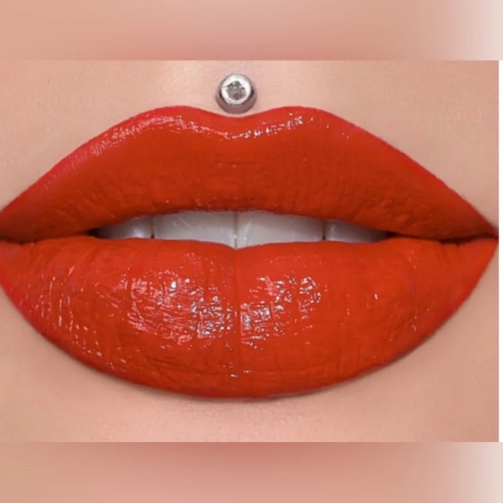 Everybody Knows Supreme Gloss by Jeffree Star - New in Box